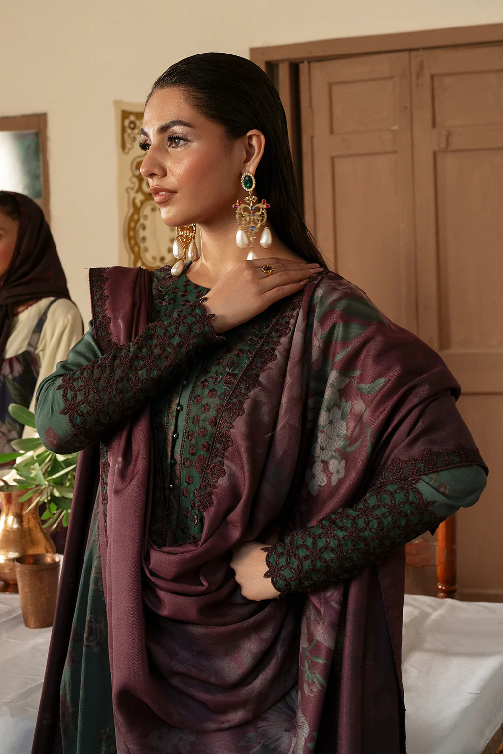 IZNIK - UNSTITCHED PREMIUM LAWN 3PCS SUIT - IPK08 - Deep Dark Green